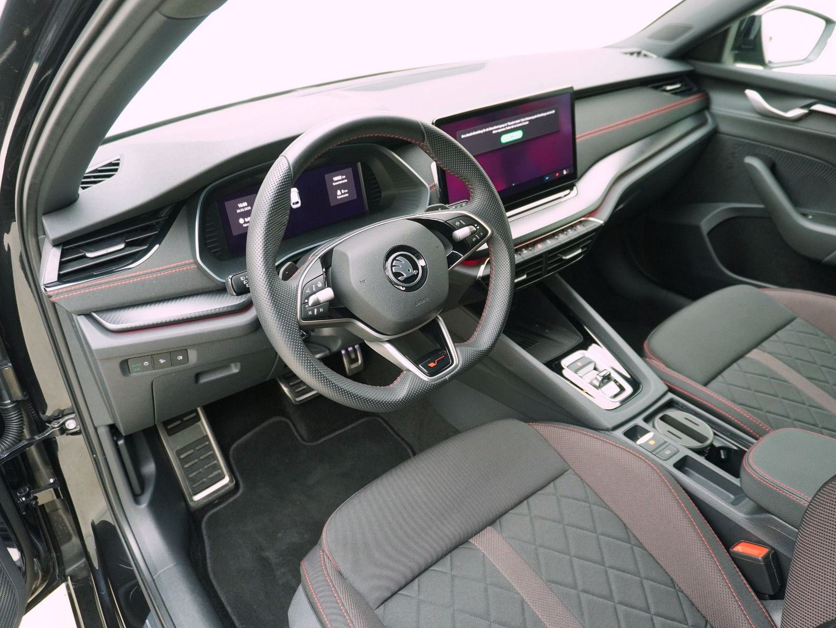 SKODA Octavia Combi 2.0 TSI DSG RS