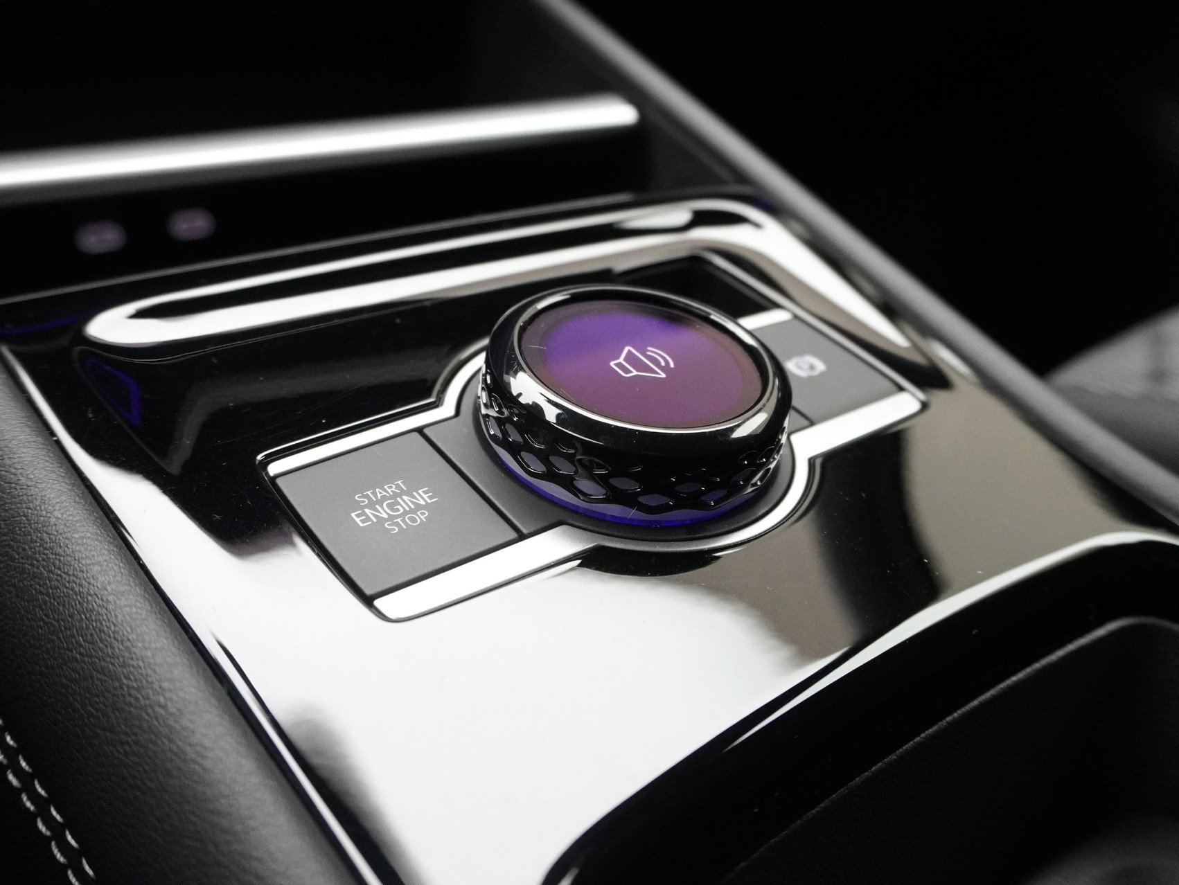 VW Tiguan 2.0 TSI DSG R-Line Black Style 4Motion (2025)