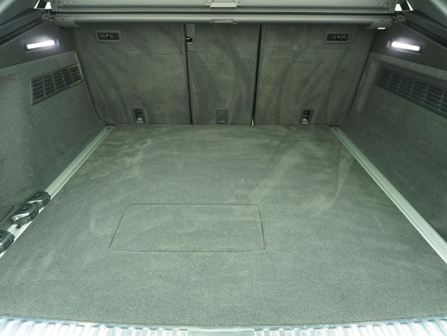 AUDI Q8 SUV 55 TFSI e S line quattro T-Tronic **Audi Werksgarantie bis 06/2030**