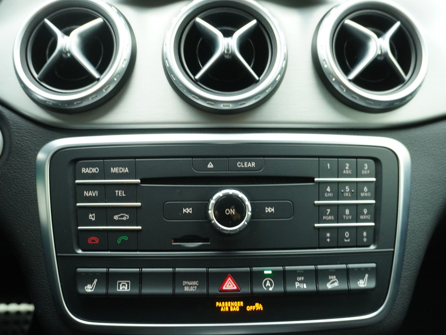 MERCEDES-BENZ GLA-Klasse GLA 250 AMG Line 4matic