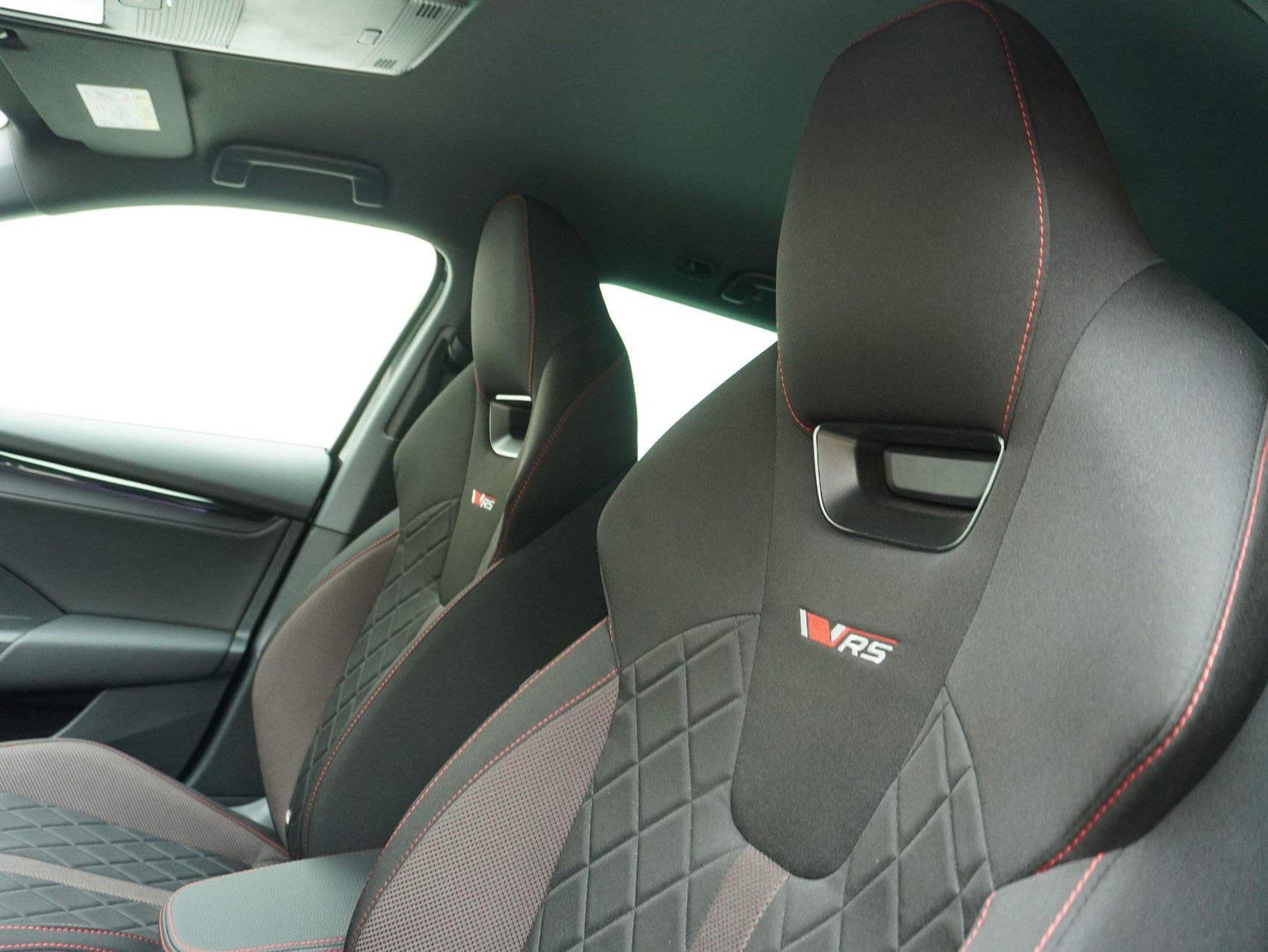 SKODA Octavia Combi 2.0 TSI DSG RS