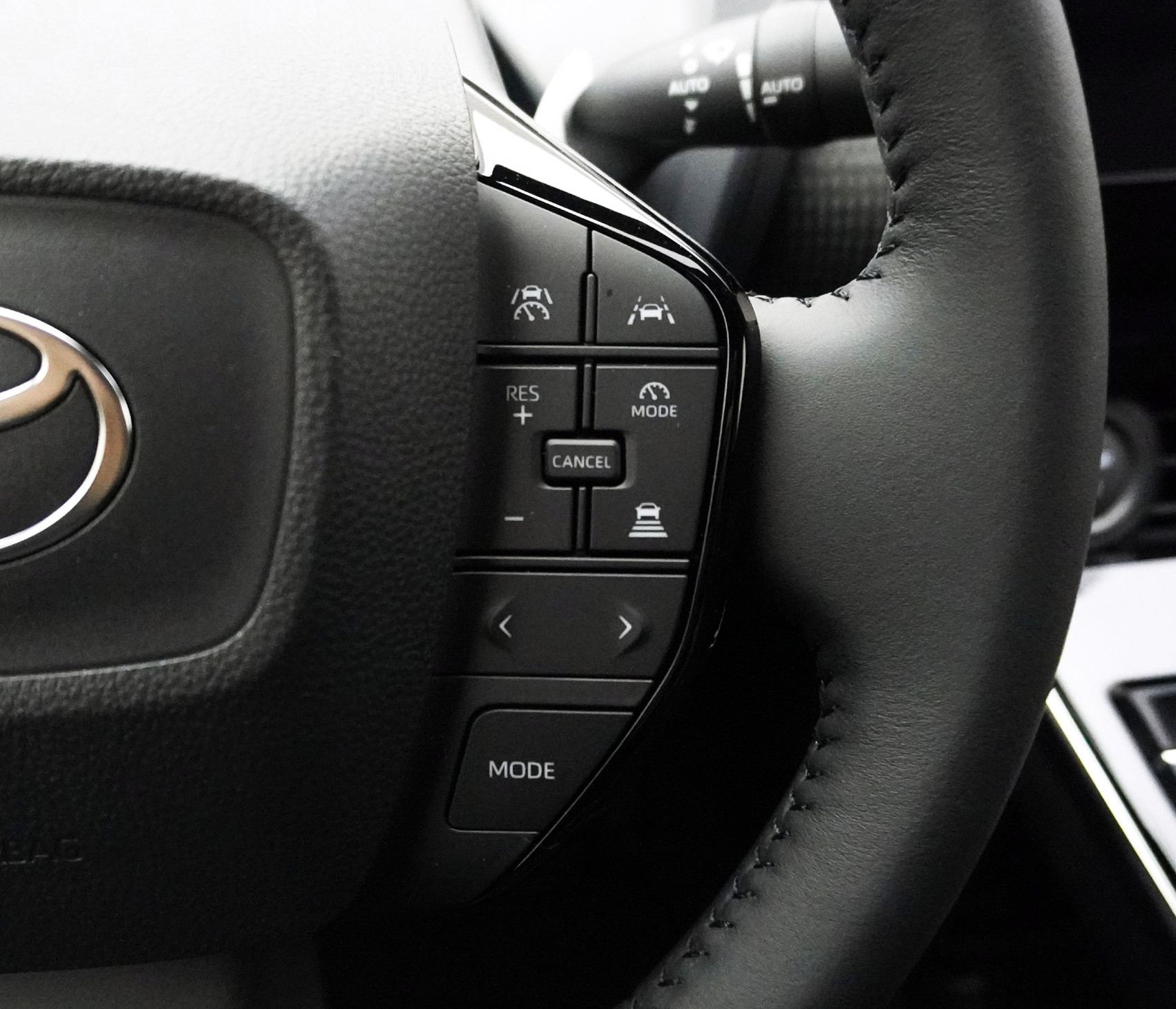 TOYOTA bZ4X Premium 11 KW AWD ** 360° Kamera **