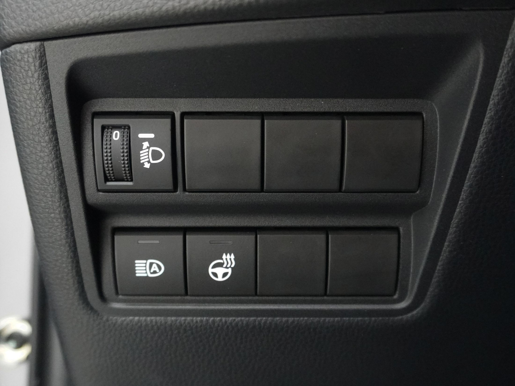 TOYOTA Yaris 1.5 VVT-i HSD Premium ** mit Glasdach **