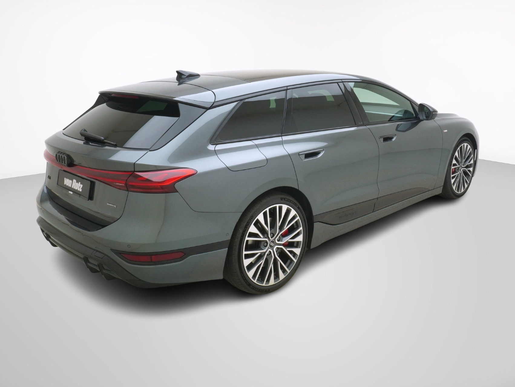 AUDI A6 e-tron Avant quattro S line