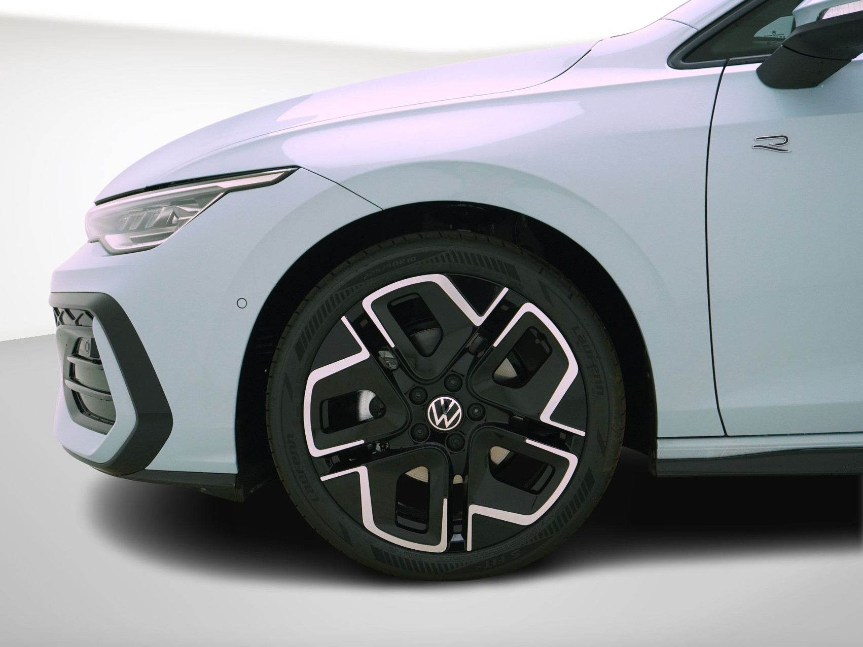 VW Golf VIII 1.5 eTSI R-Line DSG