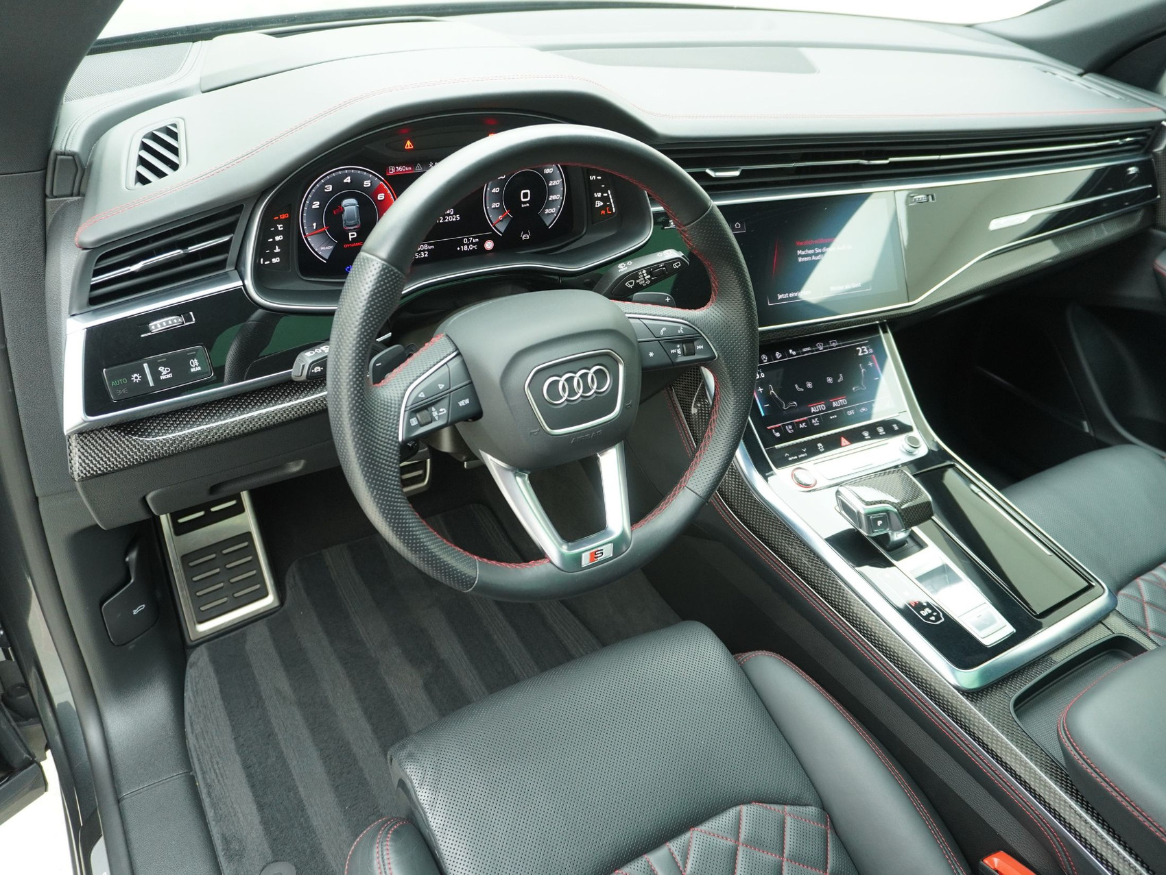 AUDI SQ8 4.0 V8 TFSI quattro T-Tronic **Vollleder/Massage-Sitze/AHK/SoftClose/Standheizung/u.v.m.**