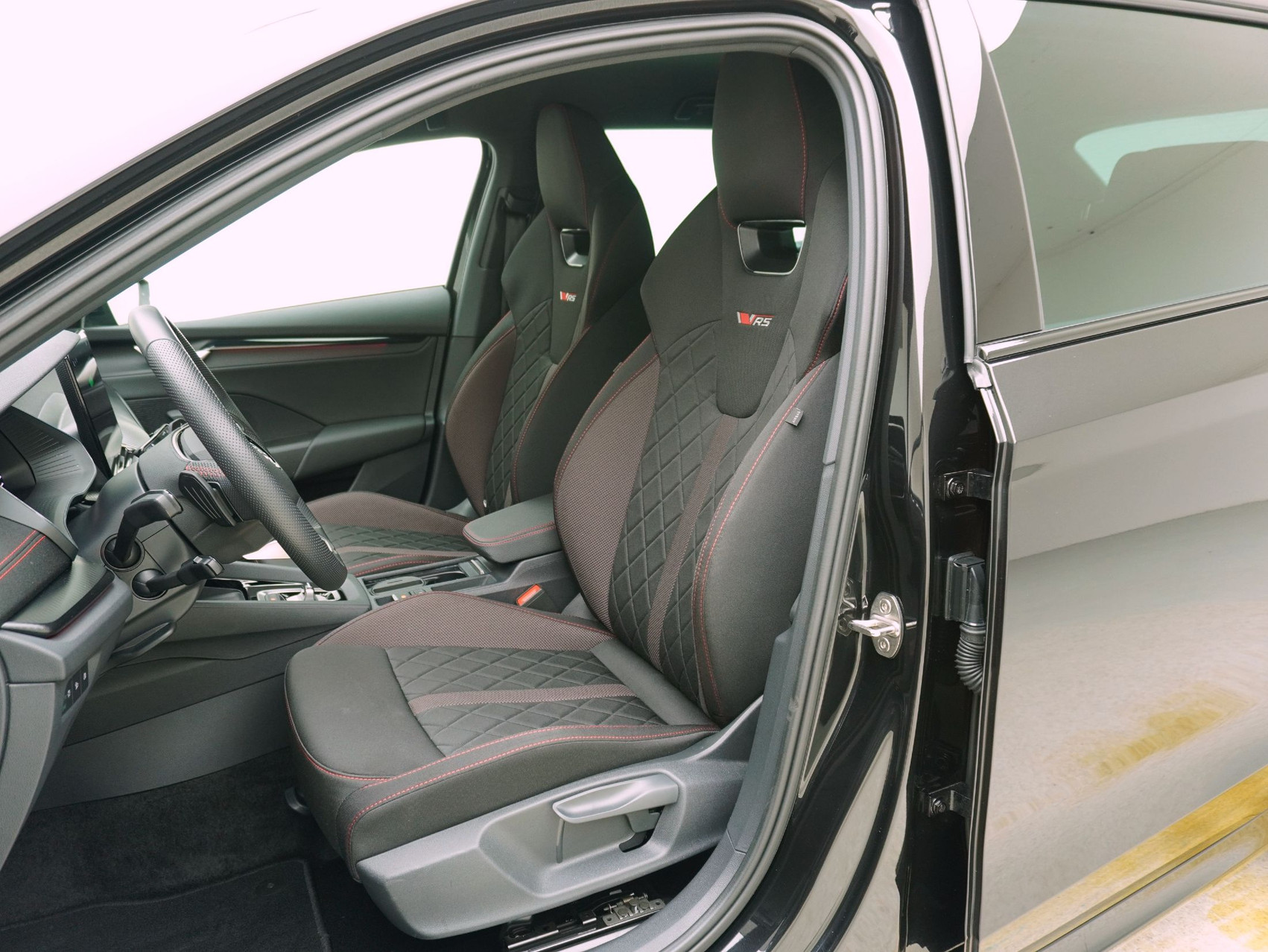 SKODA Octavia Combi 2.0 TSI DSG RS