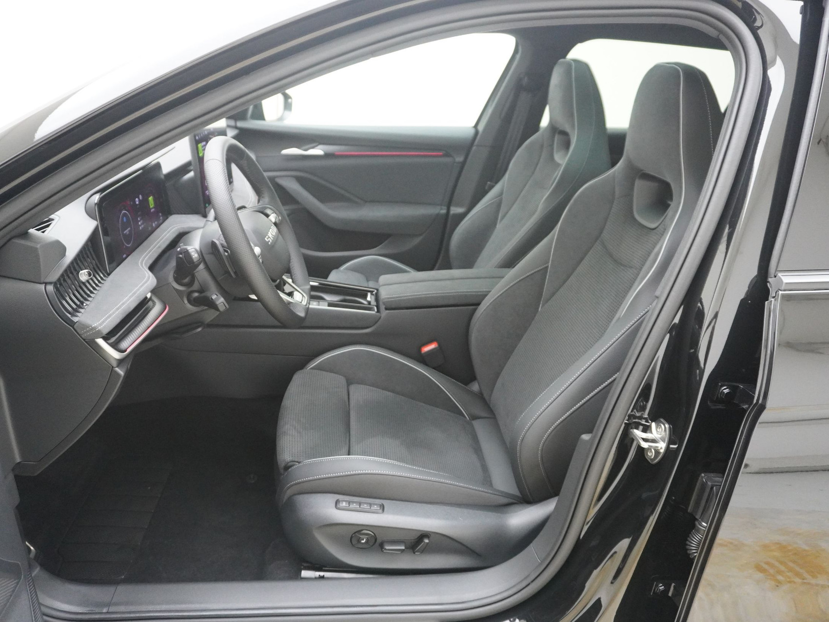 SKODA Superb 2.0 TSI Sportline 4×4 DSG