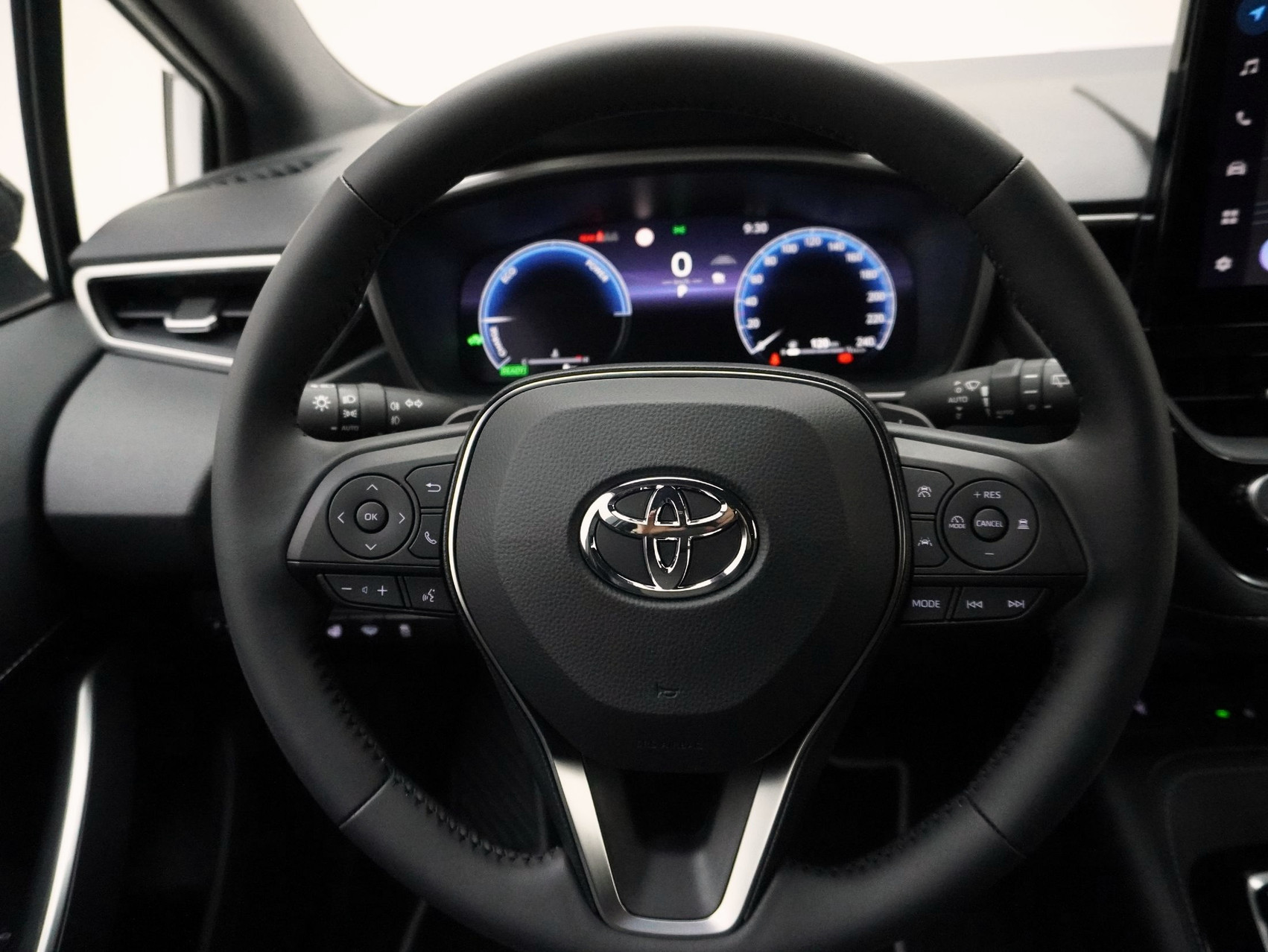 TOYOTA Corolla 2.0 HSD Trend ** Trend Plus **