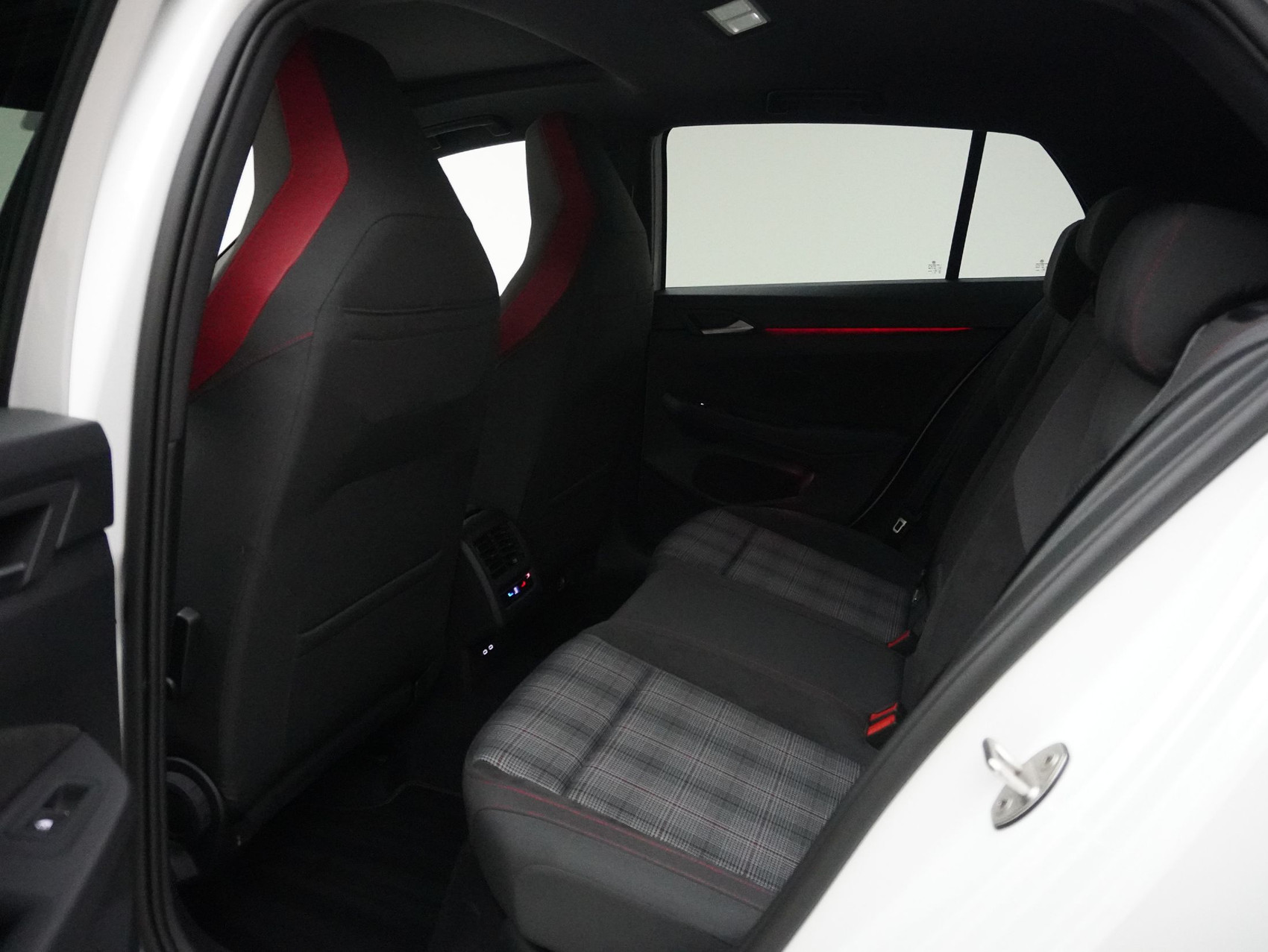 VW Golf 8.5 2.0 TSI DSG GTI Black Style (2025) ** Harman/Kardon / Head-Up / Panoramadach **