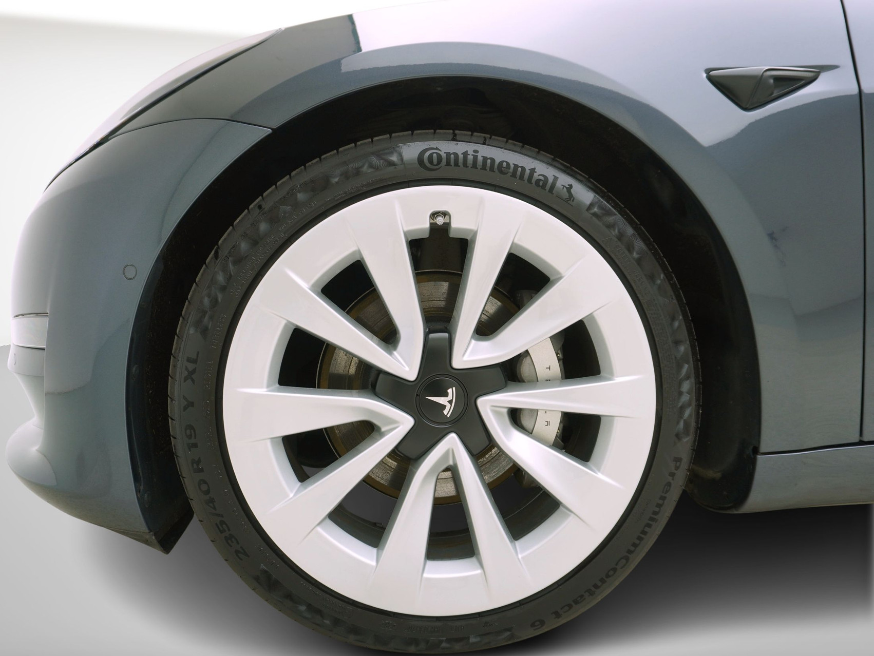 TESLA Model 3 Long Range Dual Motor AWD