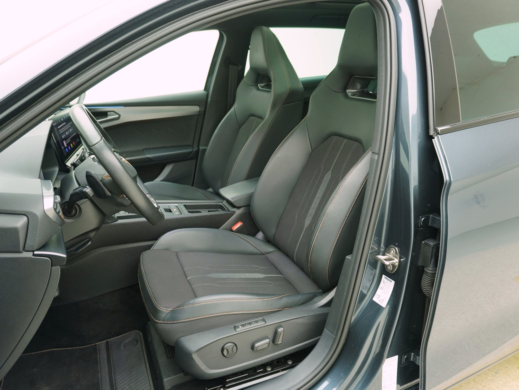 CUPRA Leon ST 2.0 TSI DSG VZ 4Drive