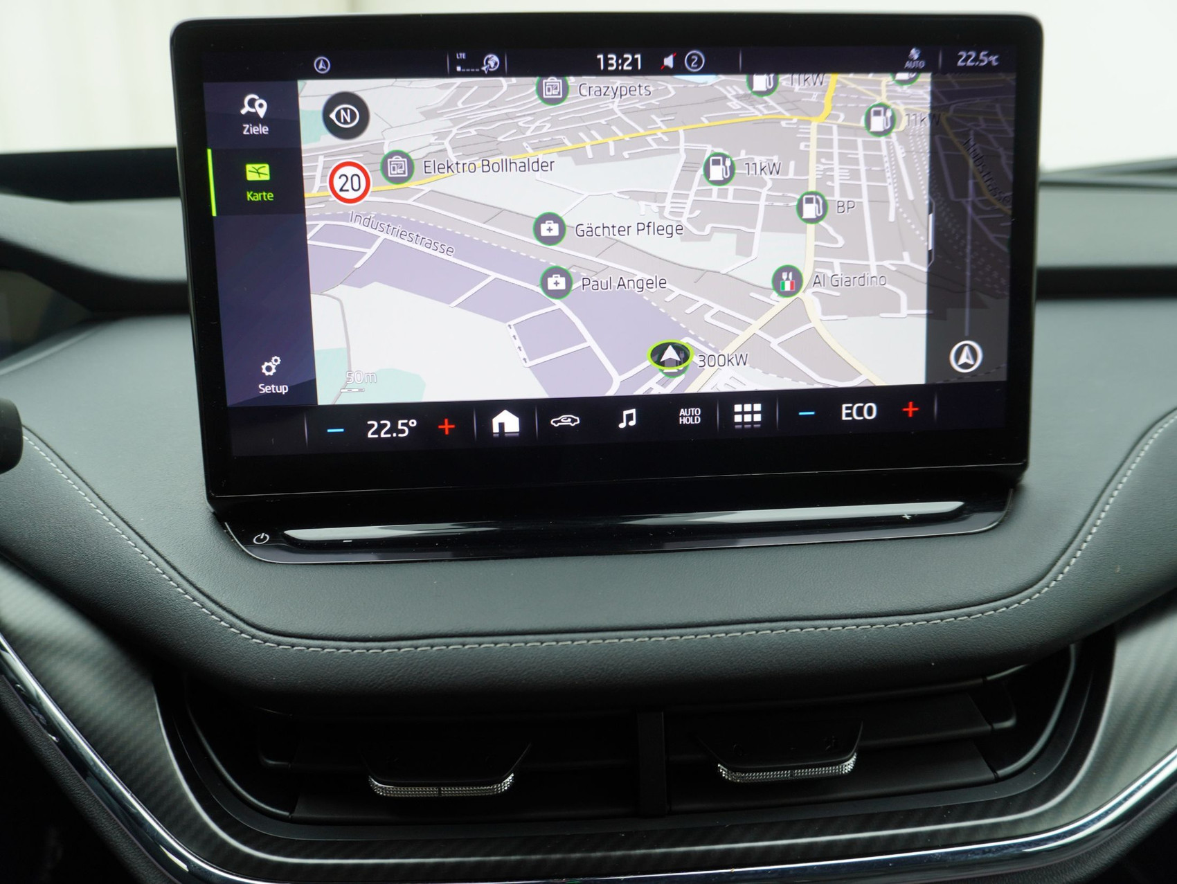 SKODA Enyaq iV 80x Sport Line