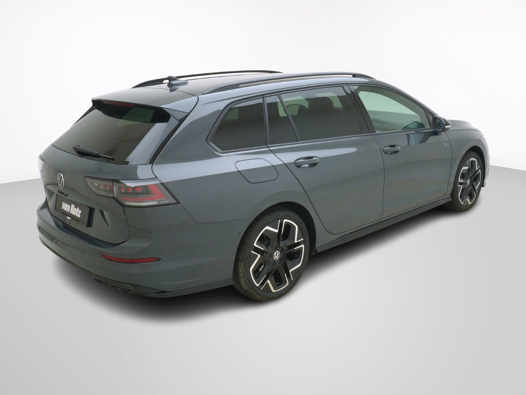 VW Golf VIII Variant 1.5 eTSI R-Line DSG