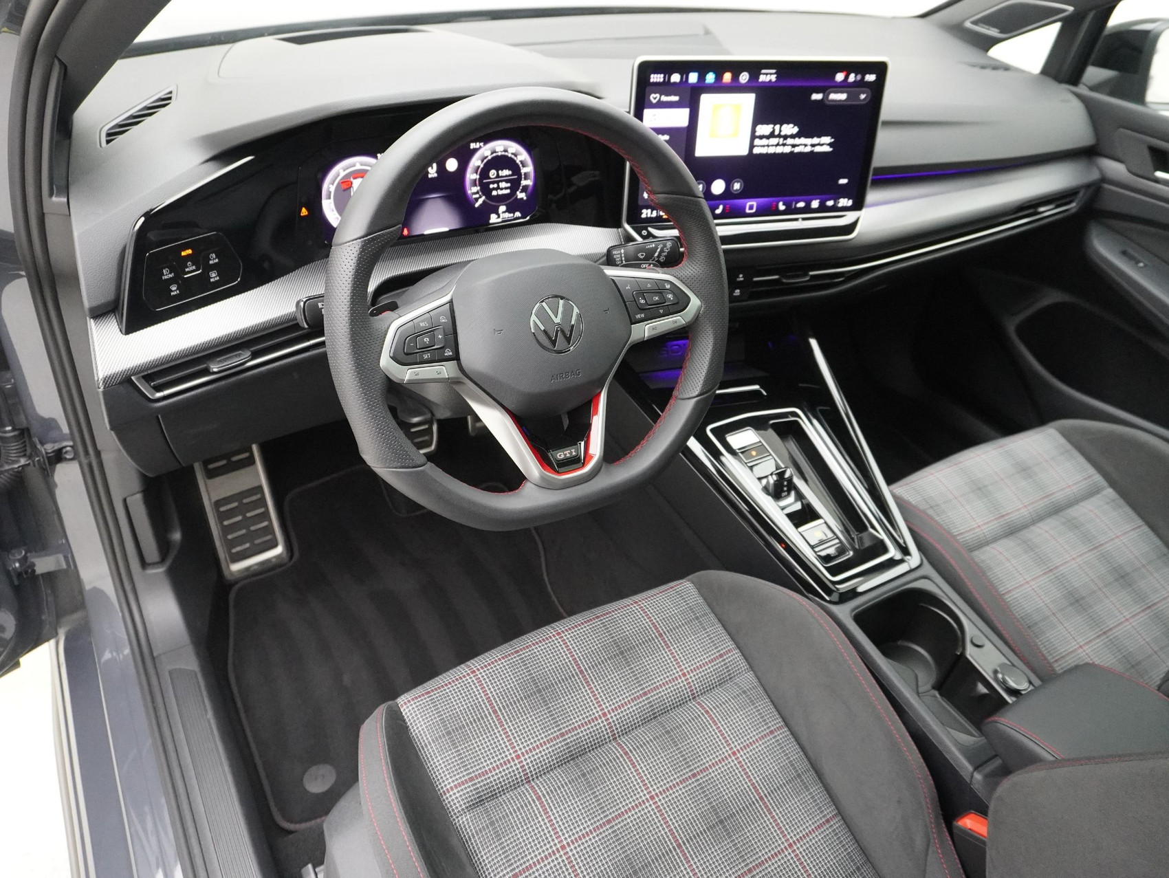 VW Golf 8.5 2.0 TSI DSG GTI Black Style (2025) ** Harman/Kardon / Head-Up / Panoramadach **