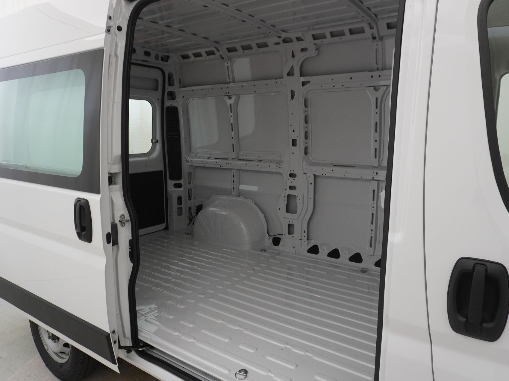 CITROËN Jumper Kaw. 35 L2H2 verglast 2.2 BlueHDi 140 S/S