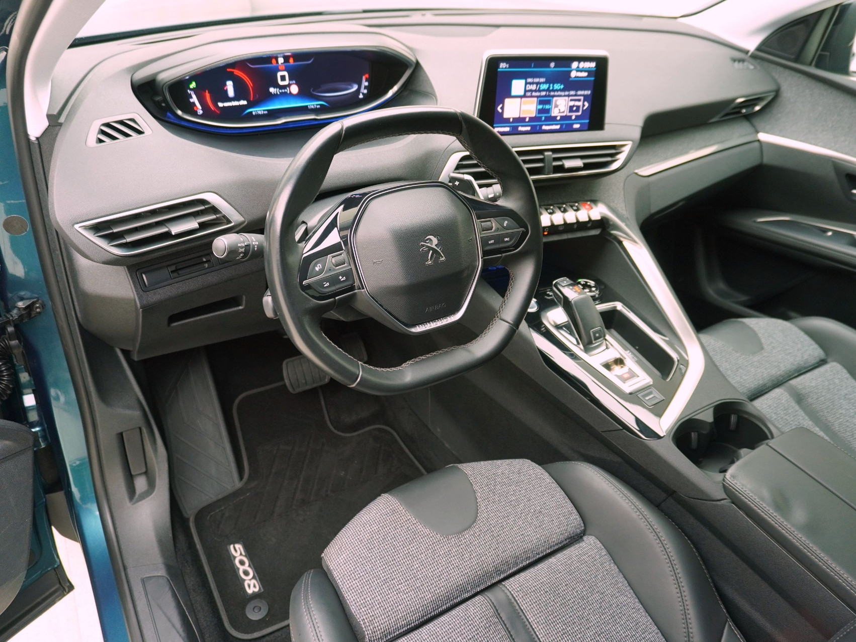 PEUGEOT 5008 1.6 THP Allure
