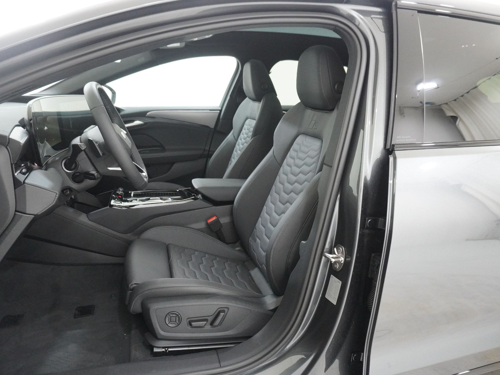 AUDI A6 e-tron Avant quattro S line