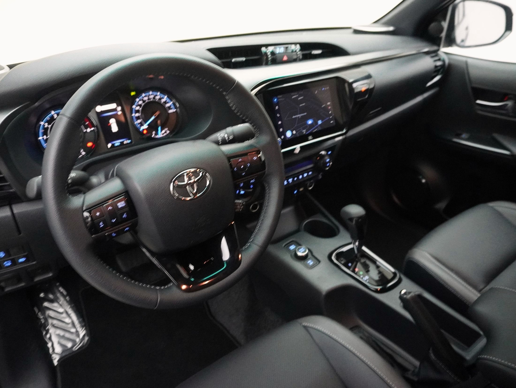 TOYOTA Hilux Double Cab.-Pick-up 2.8 D-4D MHEV 204 Invincible