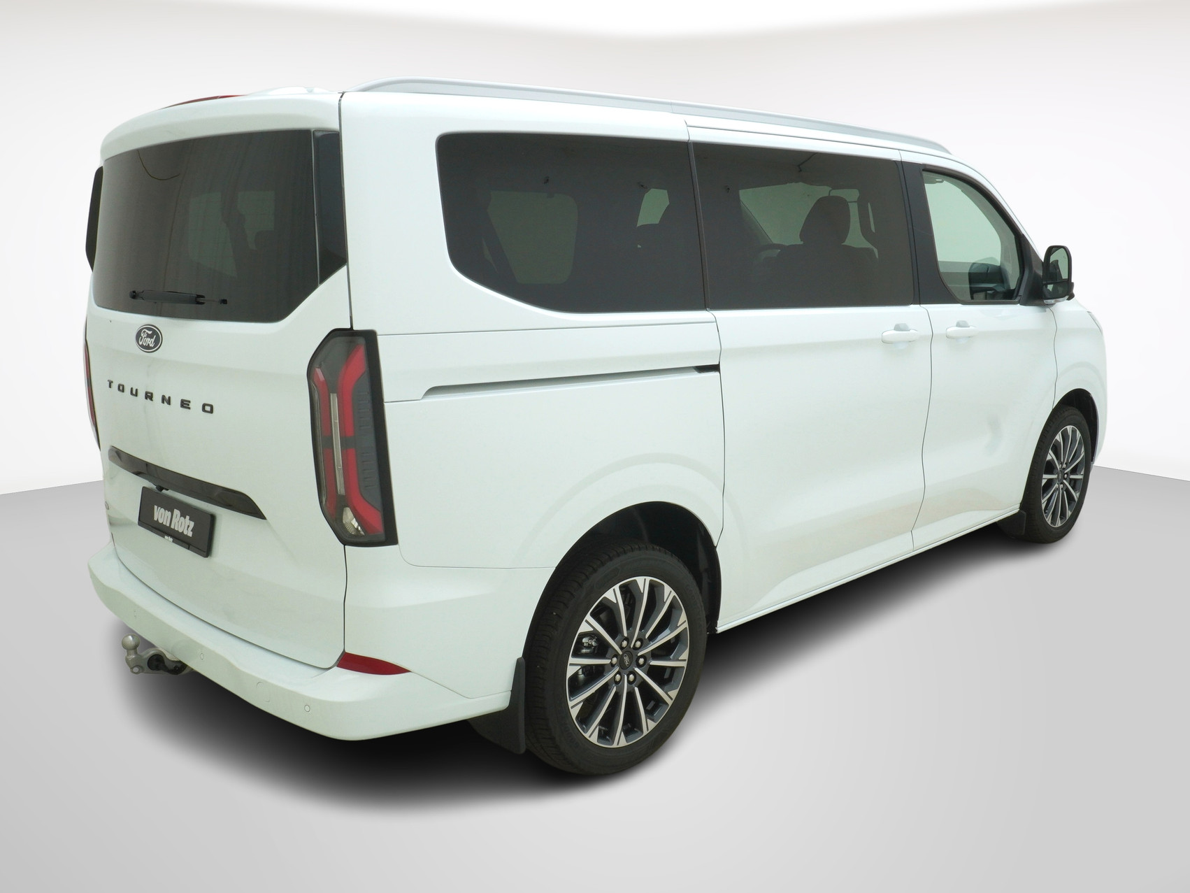 FORD Tourneo Custom L1 2.5 Plug-in-Hybrid Titanium X