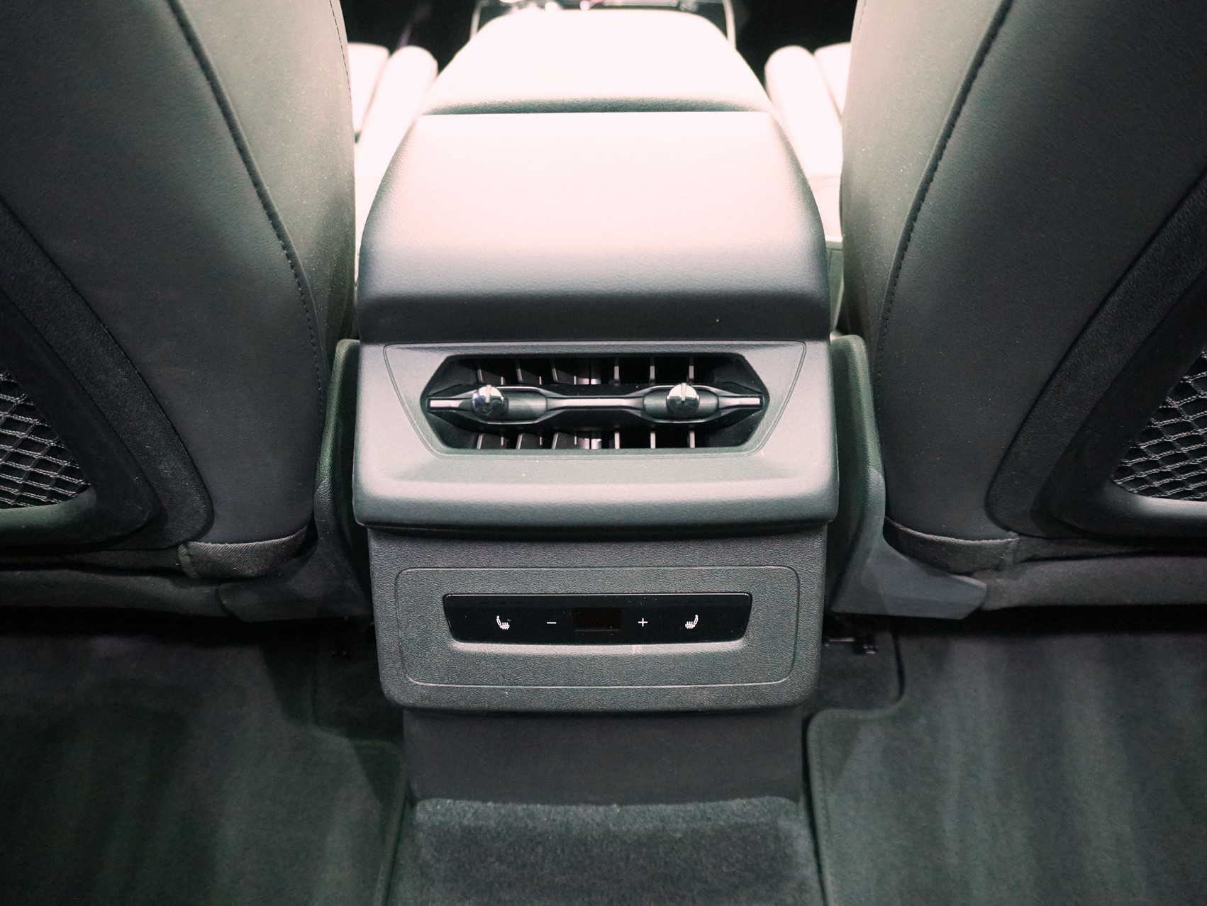 AUDI Q6 e-tron S line quattro **Audi Werksgarantie bis 03/2030**