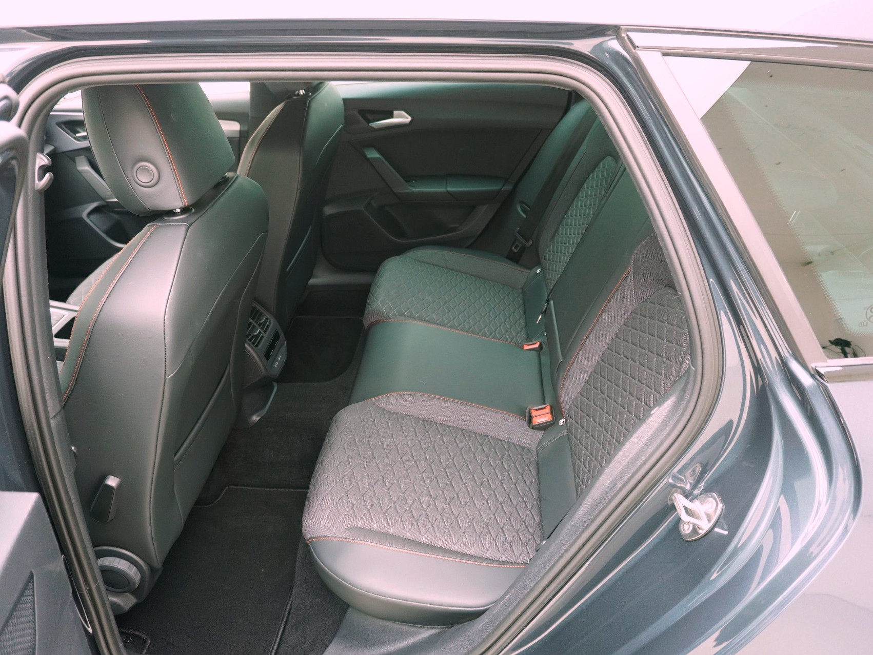 SEAT Leon ST 2.0 TDI DSG FR