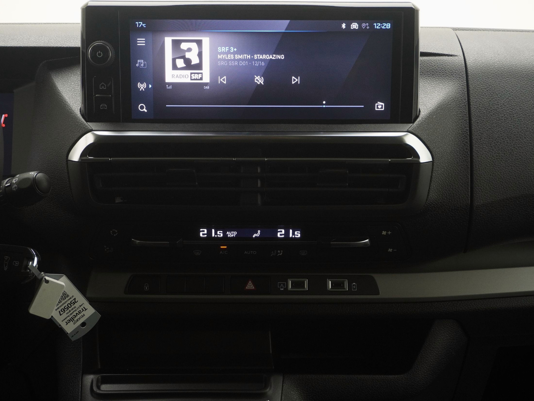 PEUGEOT Traveller Long 2.0 BlueHDi Business