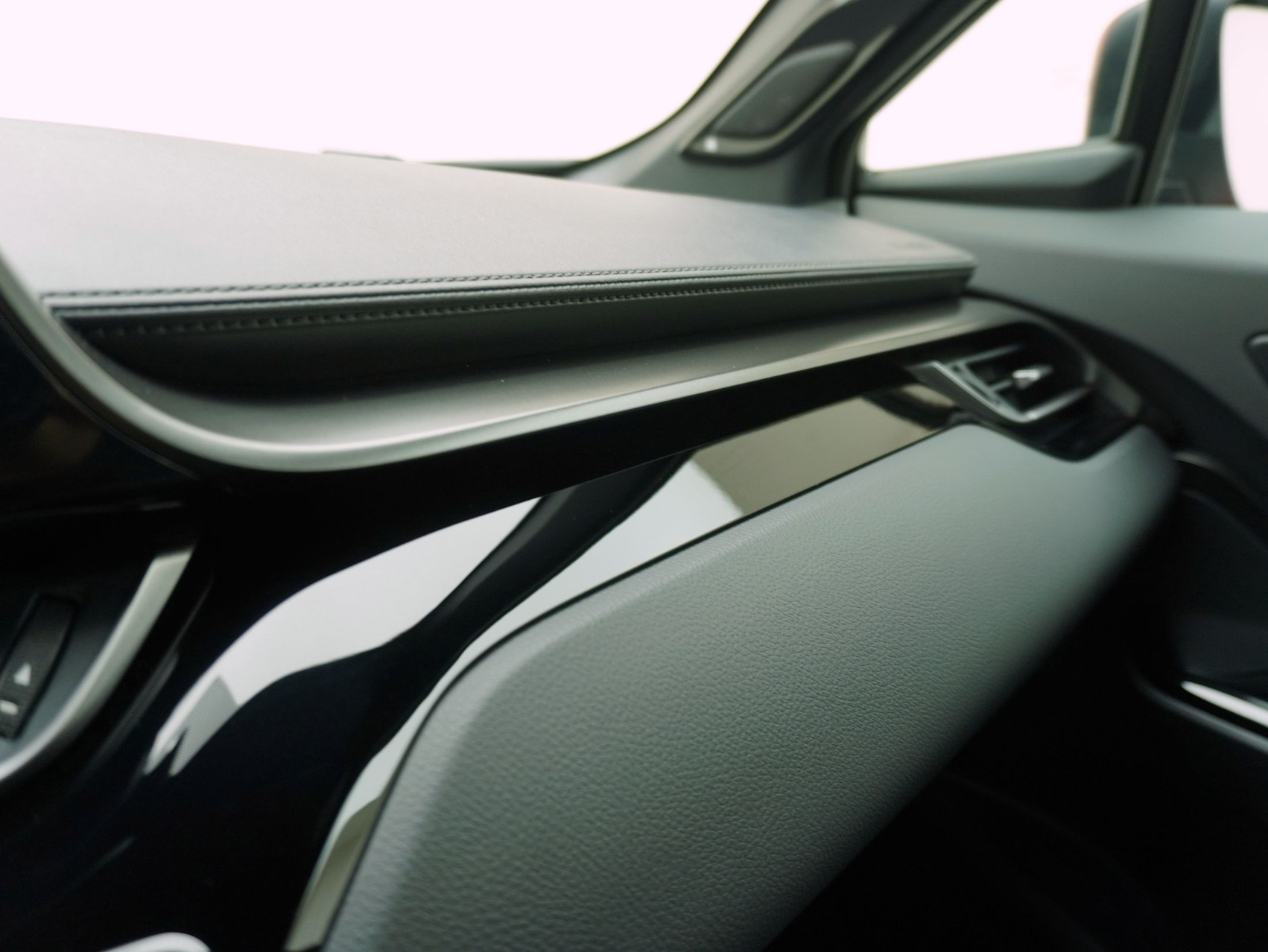 TOYOTA C-HR 2.0 VVTi HSD Trend