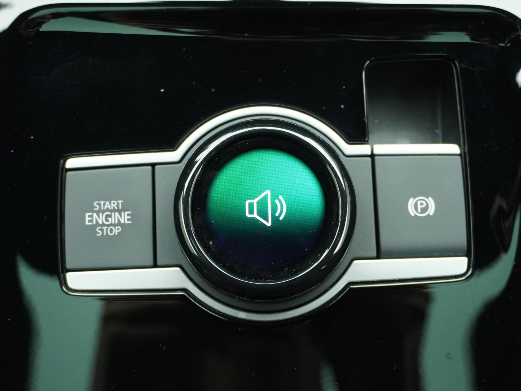 VW Tiguan 2.0 TSI DSG R-Line Black Style 4Motion (2025) **Head-Up / Harman-Kardon Soundsystem**