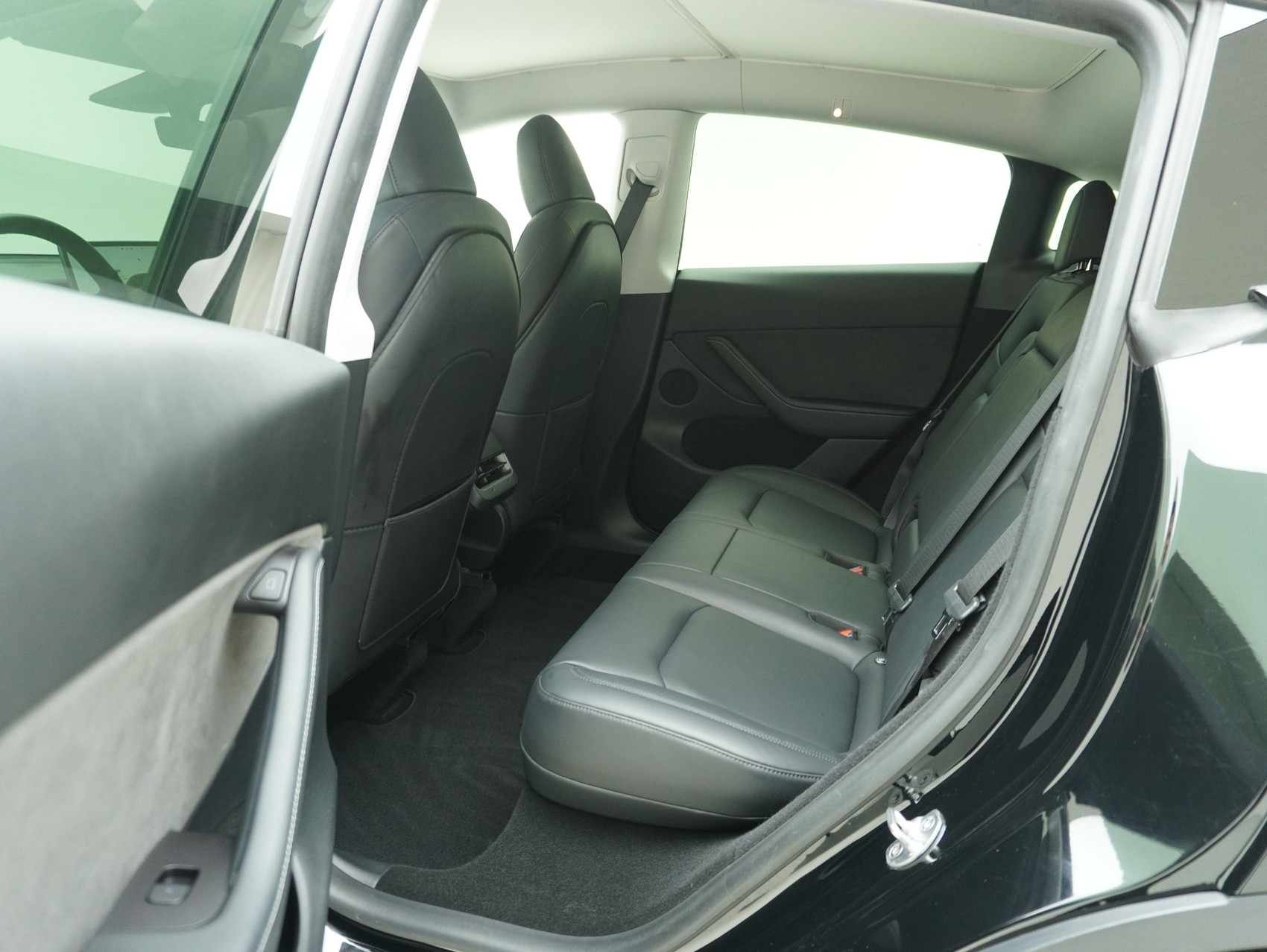 TESLA Model Y Performance D