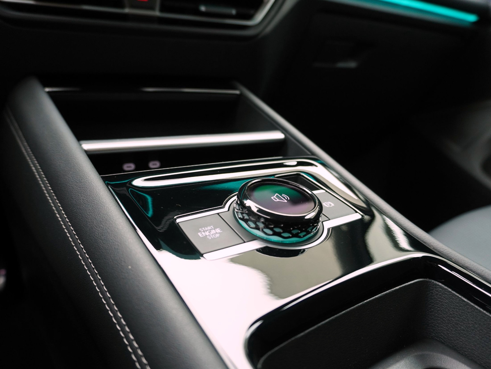 VW Tiguan 2.0 TSI DSG R-Line Black Style 4Motion (2025)