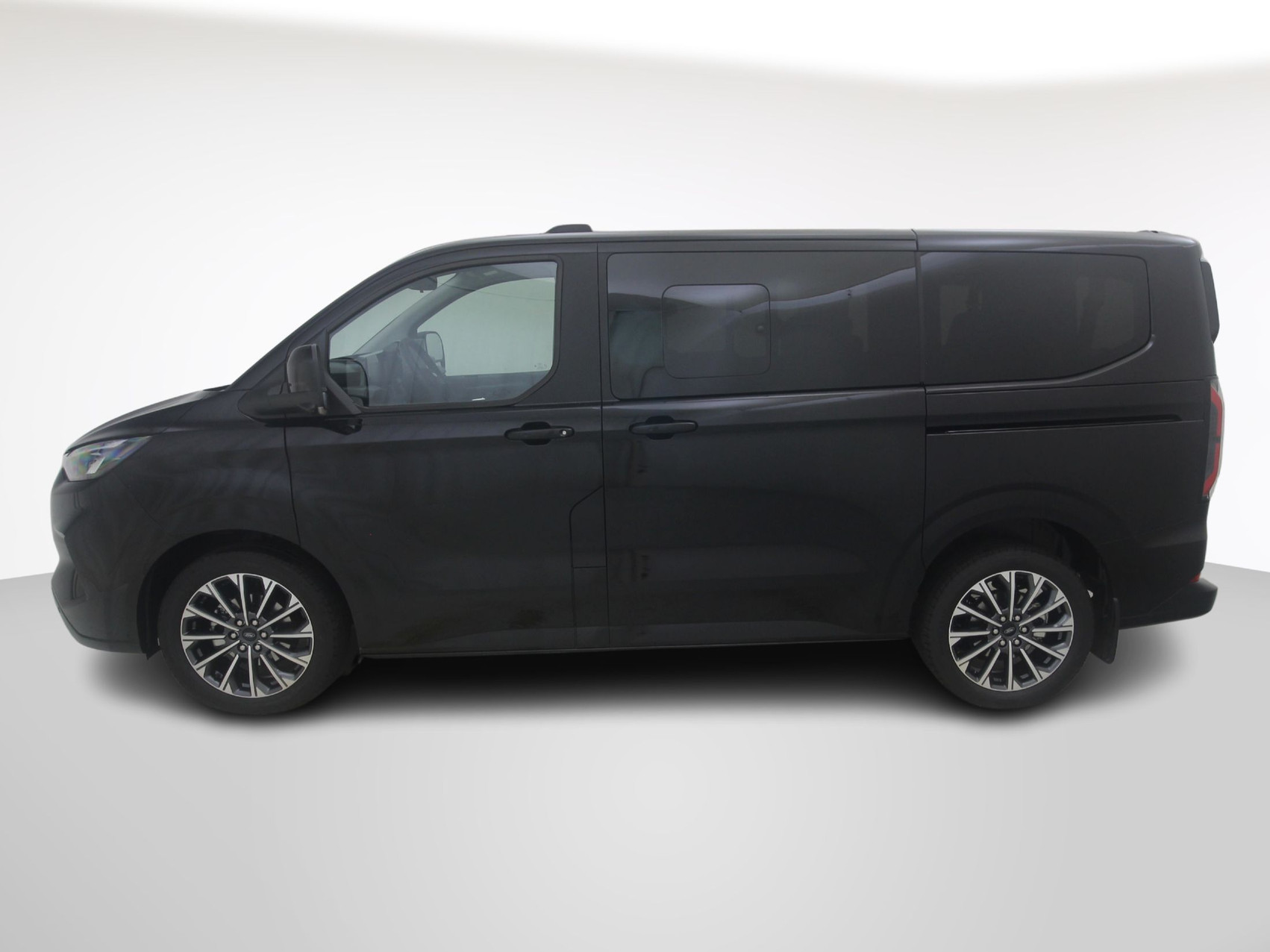 FORD Tourneo Custom 320 L1 2.0 TDCI 4×4 Titanium X