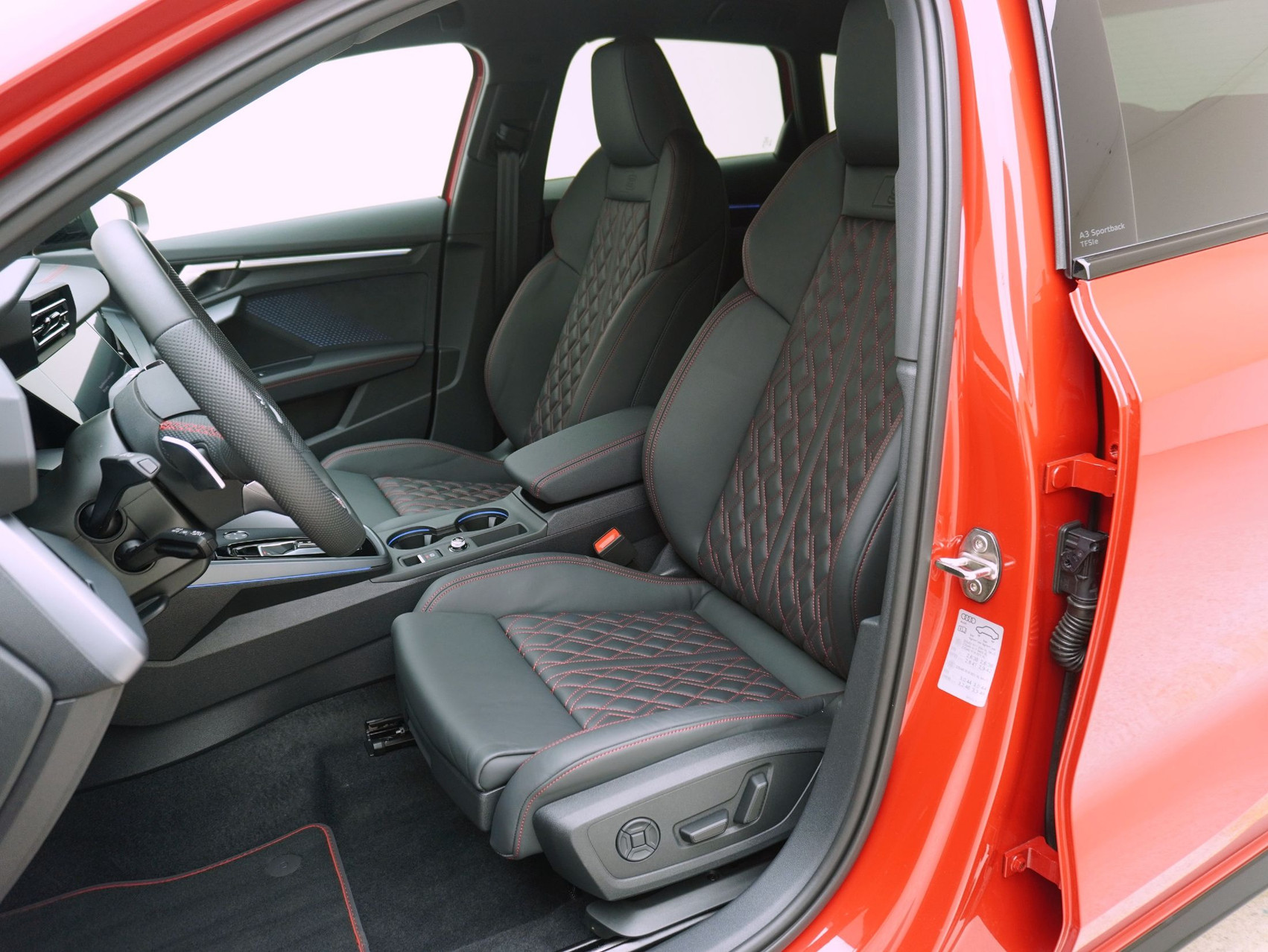 AUDI A3 Sportback 45 TFSI e S Line S-Tronic **Audi Werksgarantie bis 03/2030**