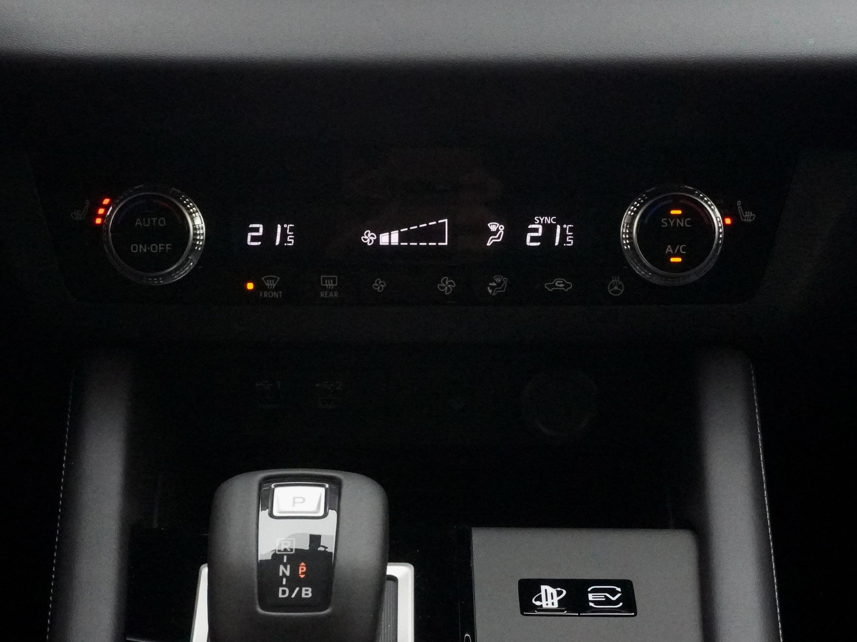 MITSUBISHI Outlander 2.4 PHEV Invite 4×4