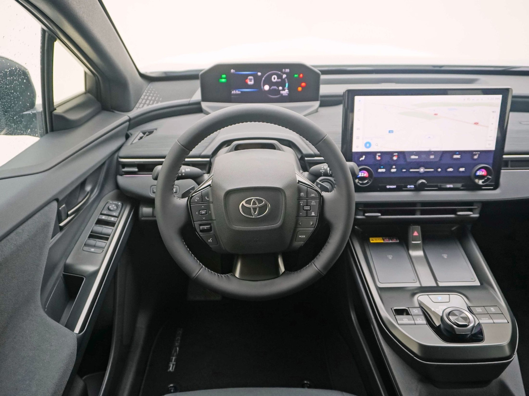 TOYOTA C-HR+ 77 kWh AWD Premium ** 22KW Ladung **