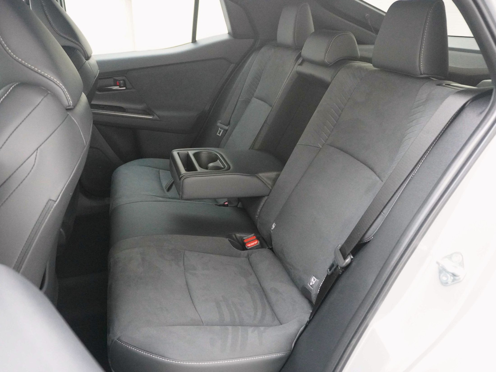 TOYOTA C-HR+ 77 kWh AWD Premium ** 22KW Ladung **