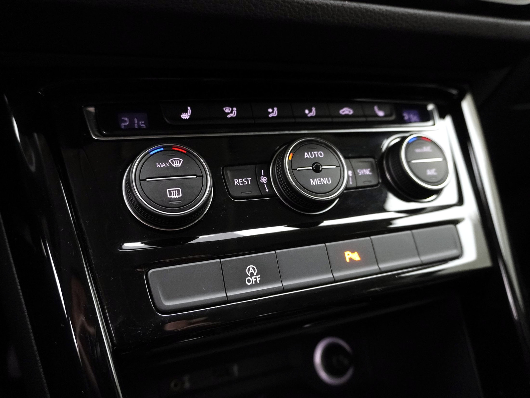 VW Touran 2.0 TDI DSG Highline **7-Plätzer**