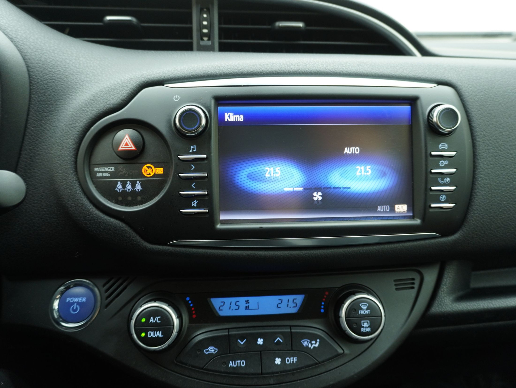 TOYOTA Yaris 1.5 VVT-i HSD Y20