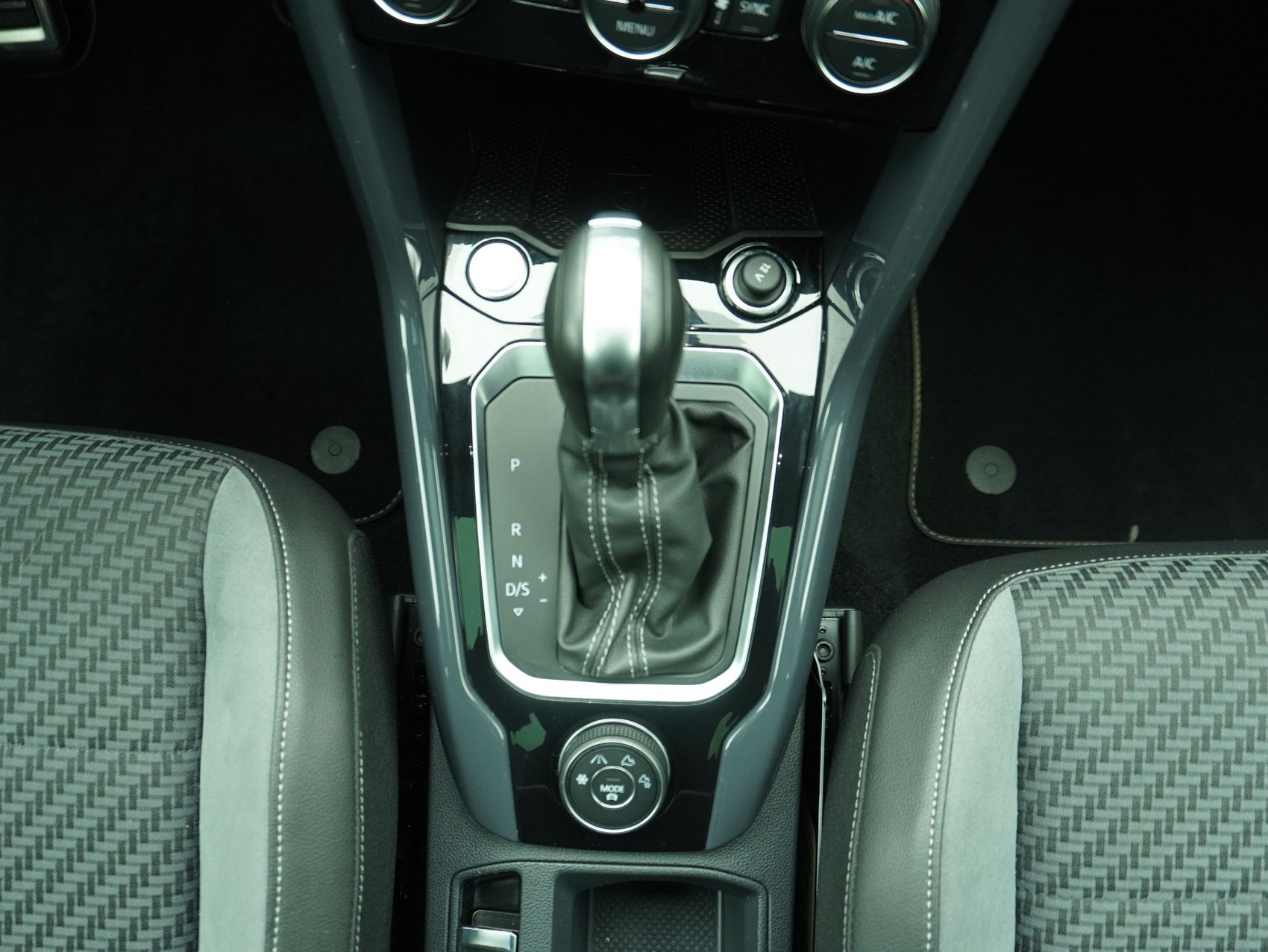 VW T-Roc 2.0 TSI DSG R-Line 4Motion