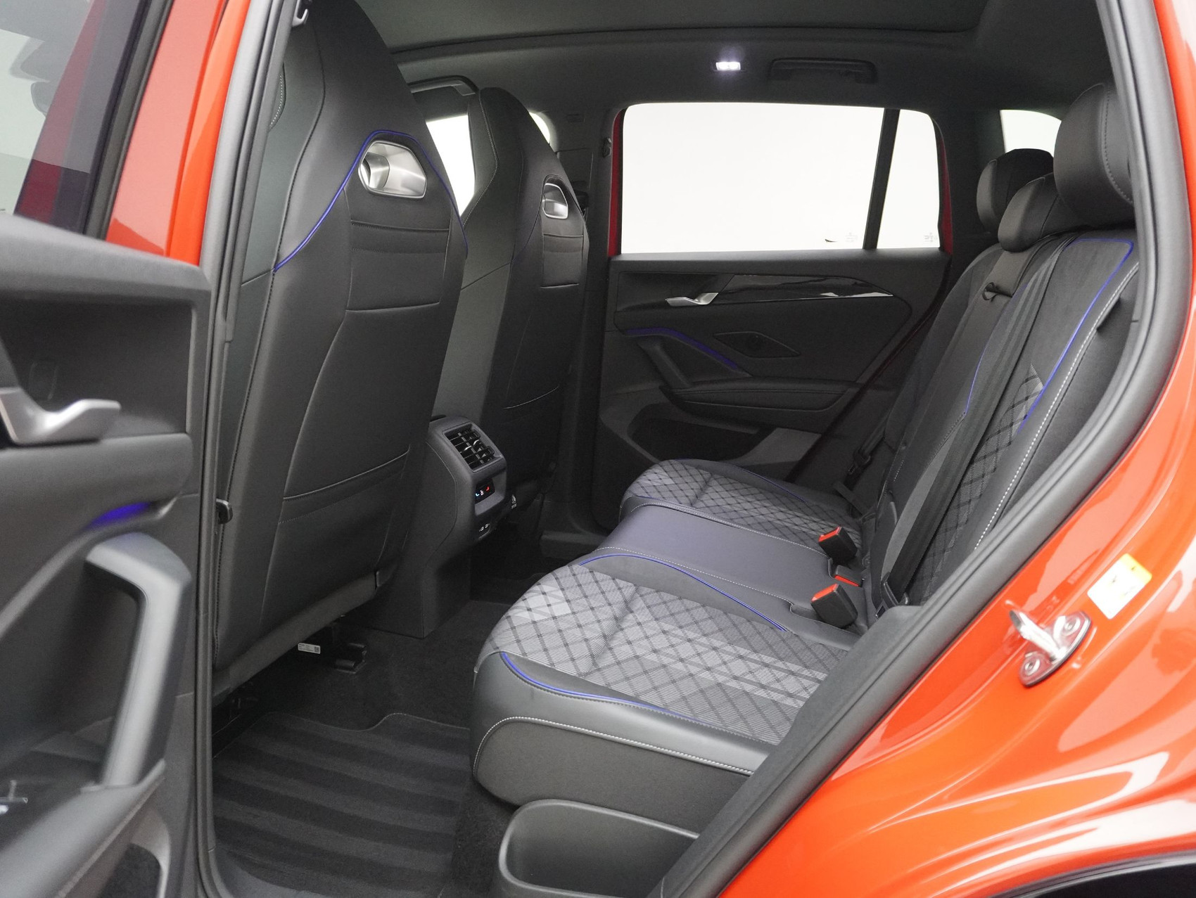 VW Tiguan 2.0 TSI DSG R-Line Black Style 4Motion (2025)