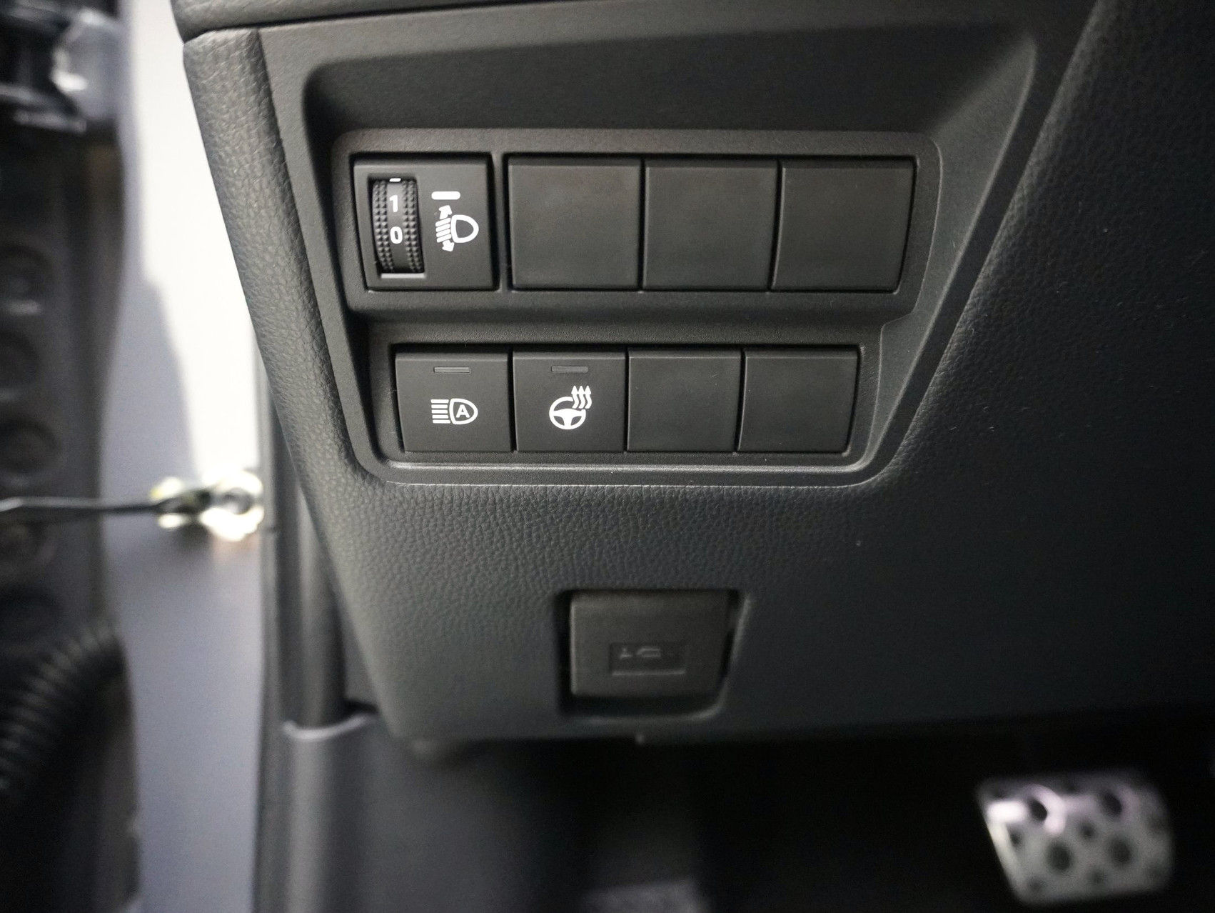 TOYOTA Yaris 1.5 VVT-i HSD GR Sport ** mit Head-Up **