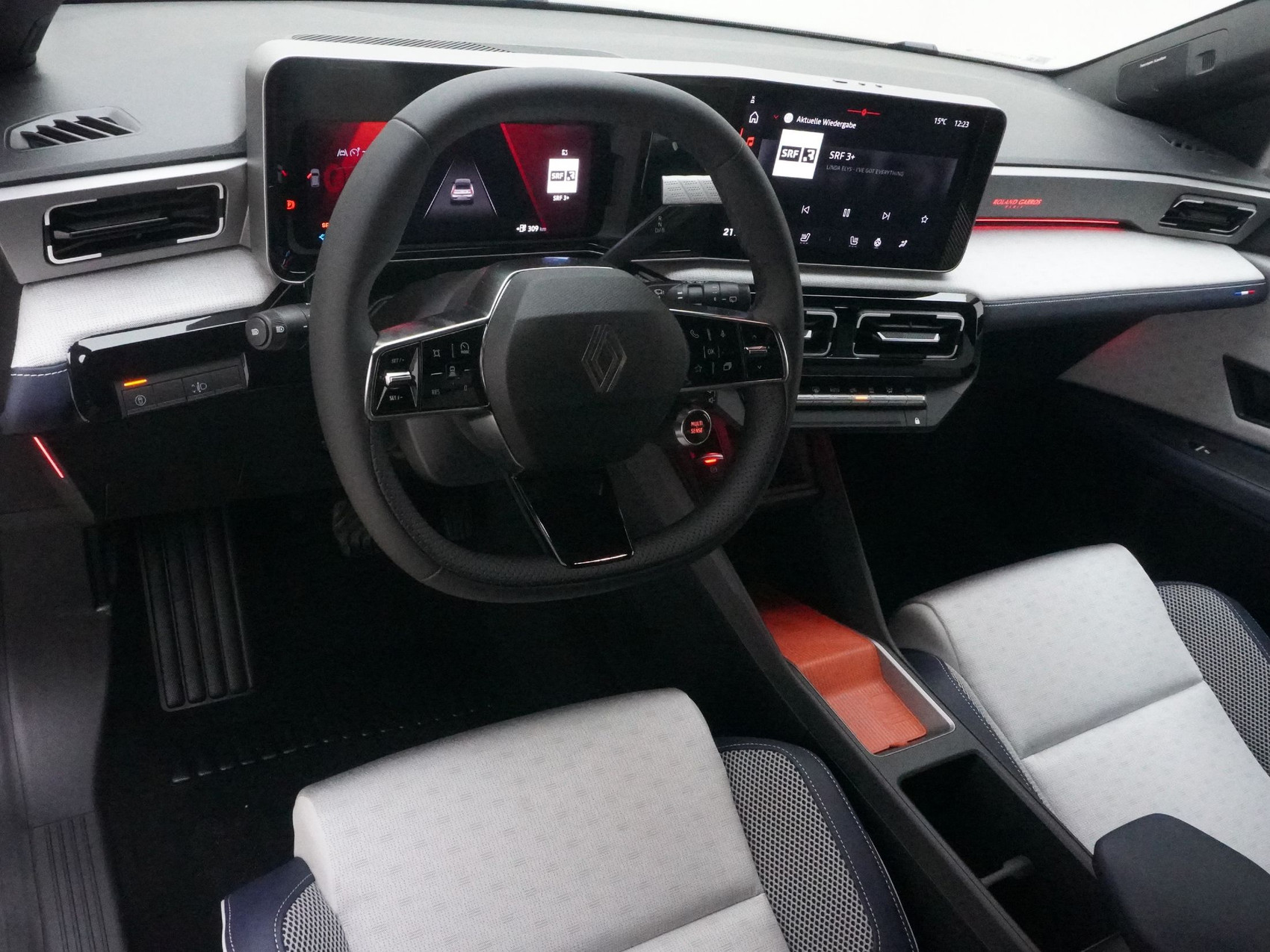 RENAULT R5 E-Tech Comfort Range Roland Garros