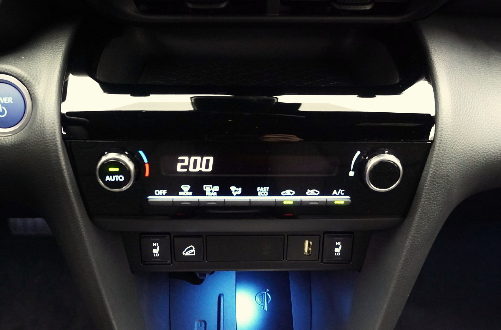 TOYOTA Yaris Cross 1.5 VVT-i HSD Trend AWD-i ** 4×4 ** inkl. 8-Fachbereifung **