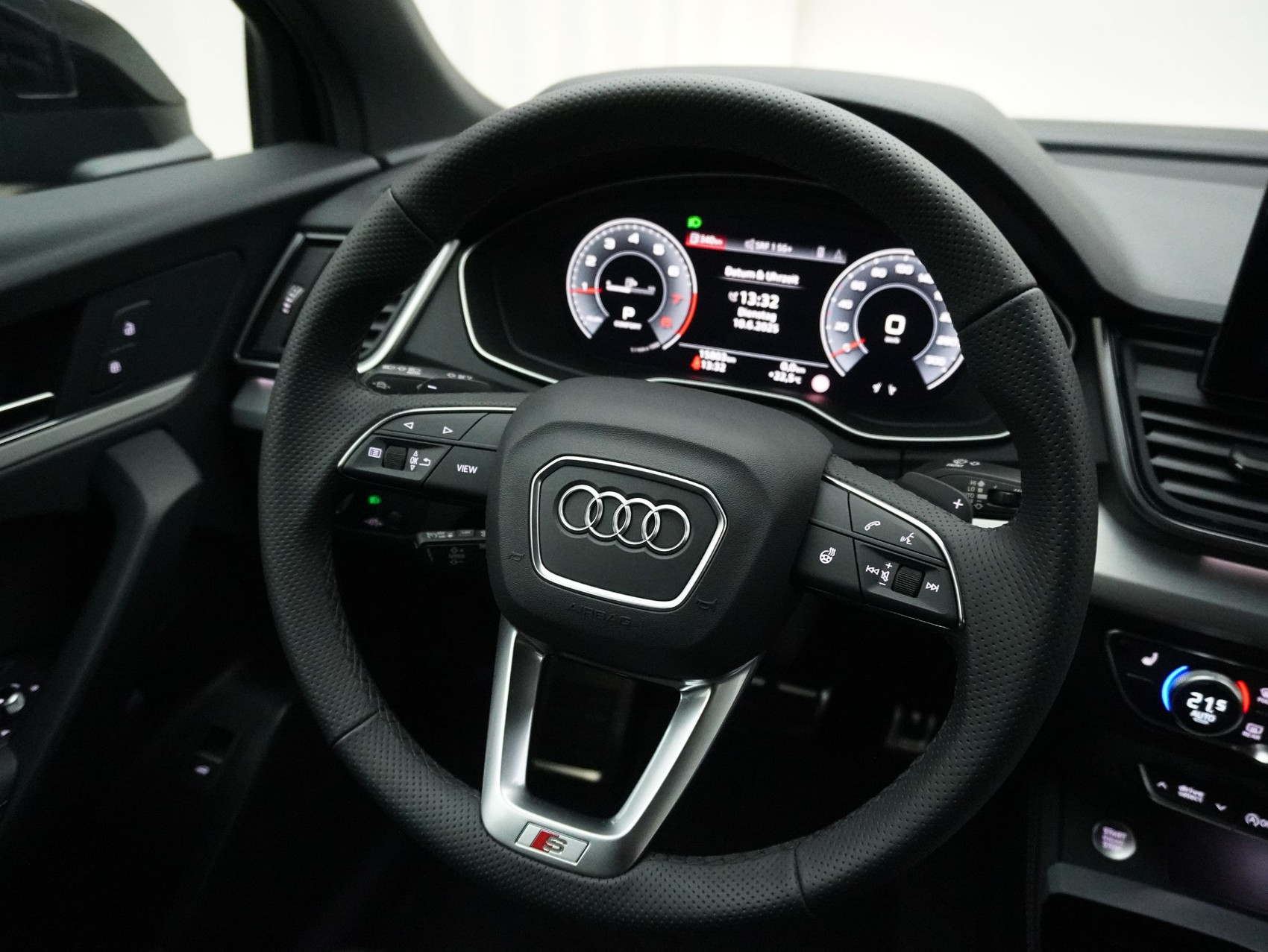 AUDI Q5 45 TFSI S Line quattro S-Tronic **Anhängerkupplung + Standheizung**