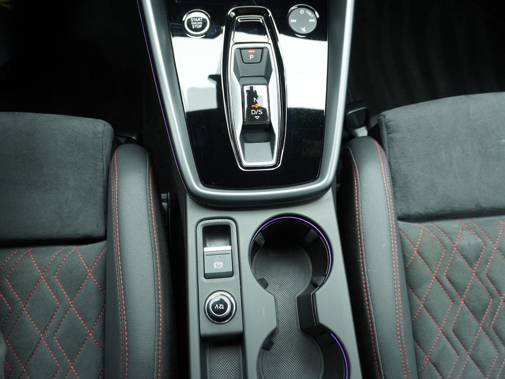 AUDI A3 Limousine 35 TFSI S Line S-Tronic **Audi Werksgarantie bis 02/2030**