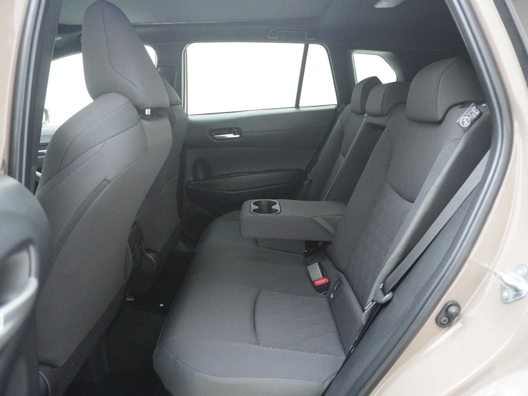 TOYOTA Corolla Cross 2.0 HSD Trend AWD-i ** mit Panorama-Glasdach **