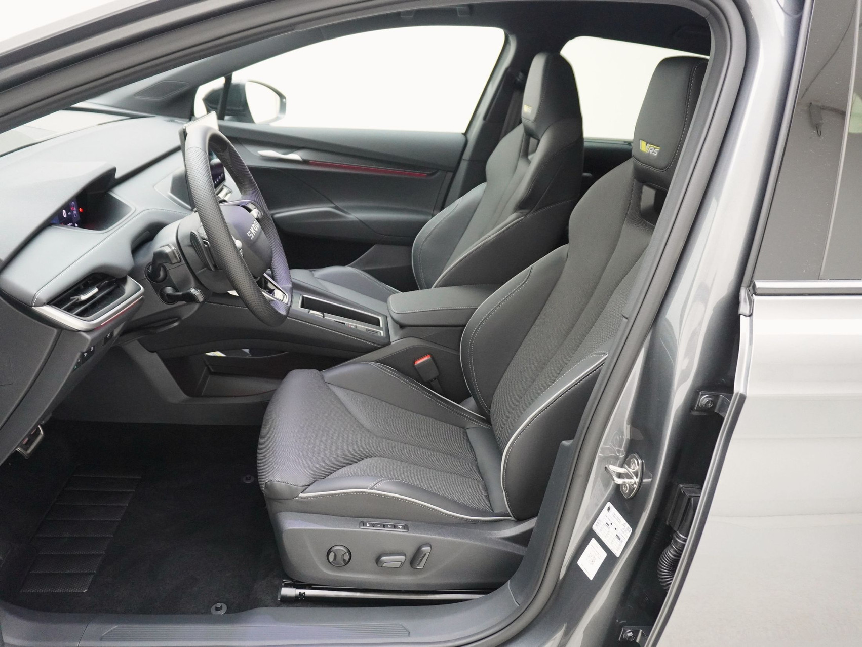 SKODA Enyaq iV RS-Suite MAXX