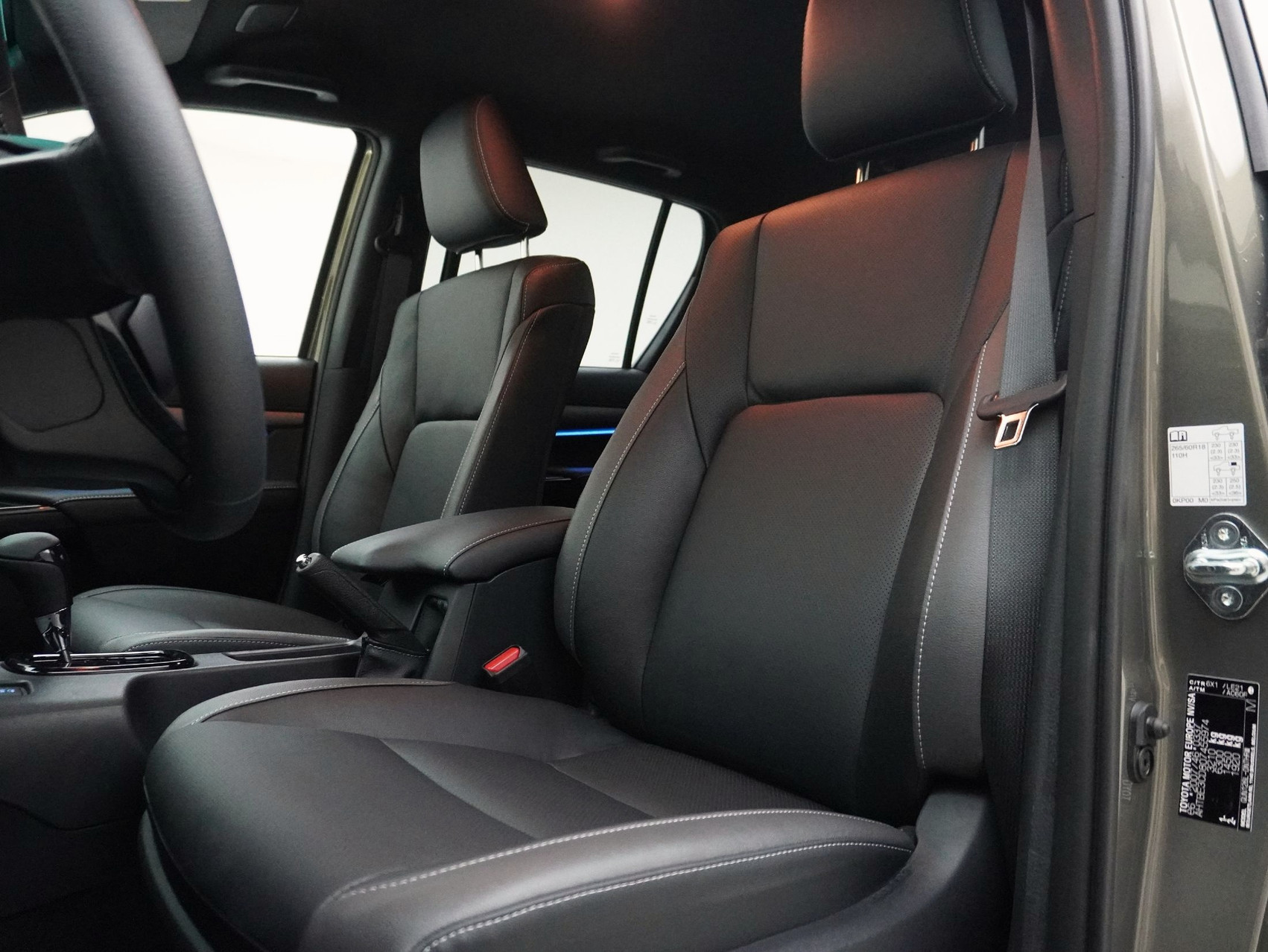 TOYOTA Hilux Double Cab.-Pick-up 2.8 D-4D MHEV 204 Invincible