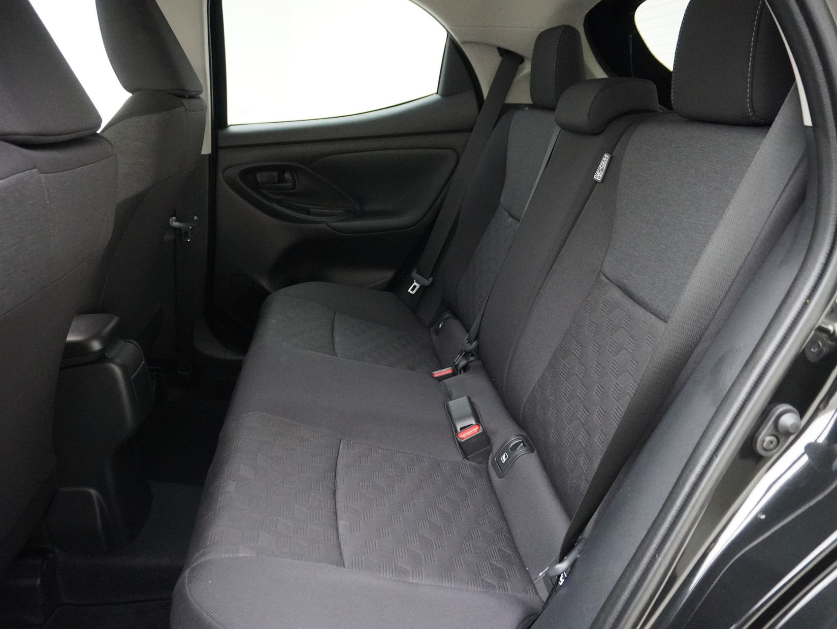 TOYOTA Yaris 1.5 VVT-i HSD Trend ** inkl. W-Räder **