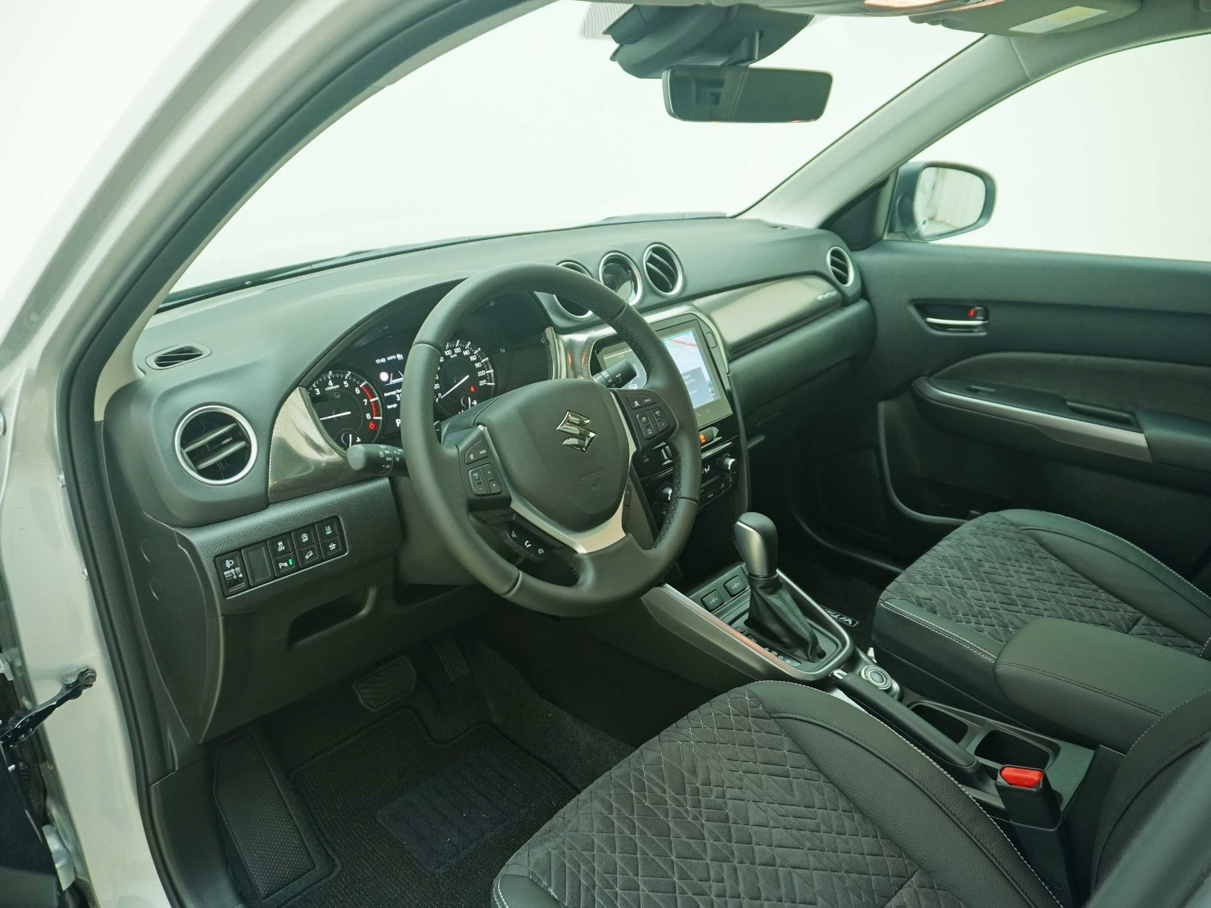 SUZUKI Vitara 1.4 T Compact Top Hybrid 4×4